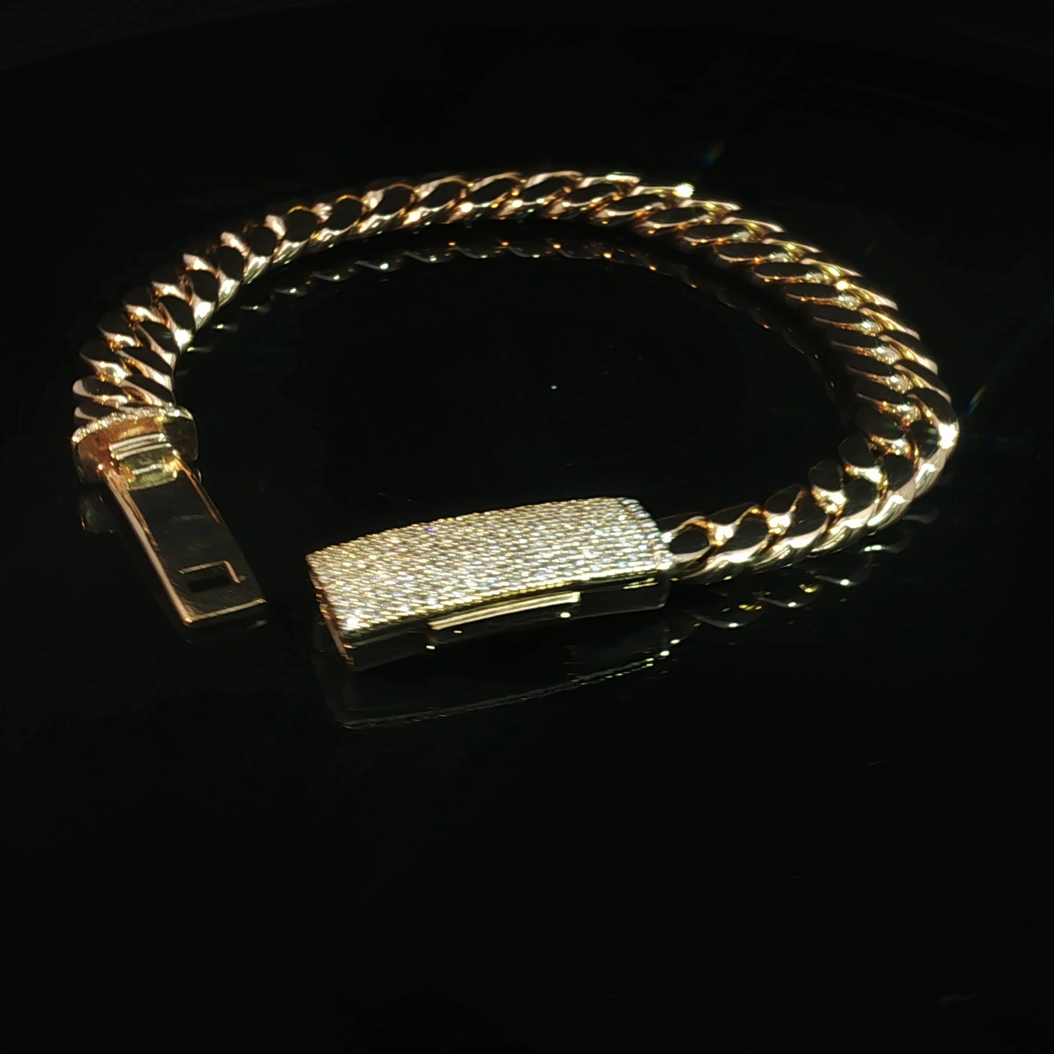 10K Yellow Gold Cuban Link Bracelet - Image 3